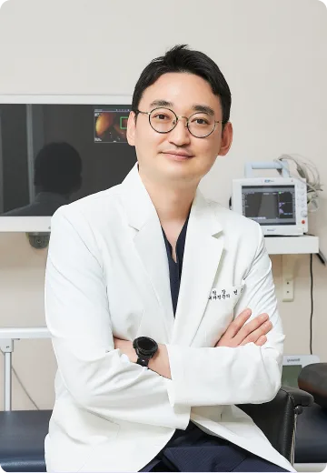 민준기 원장님께서 웰다의 24시간 연속혈당측정 기반 혈당 관리와 건강한 다이어트를 소개하고 있음